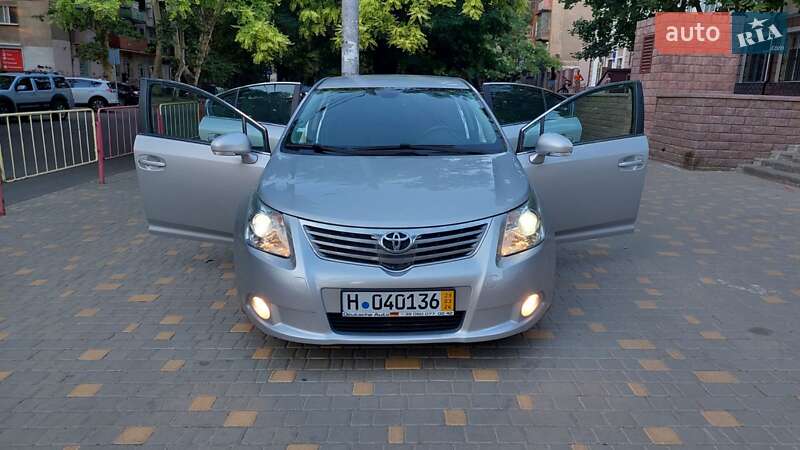 Седан Toyota Avensis 2009 в Одесі