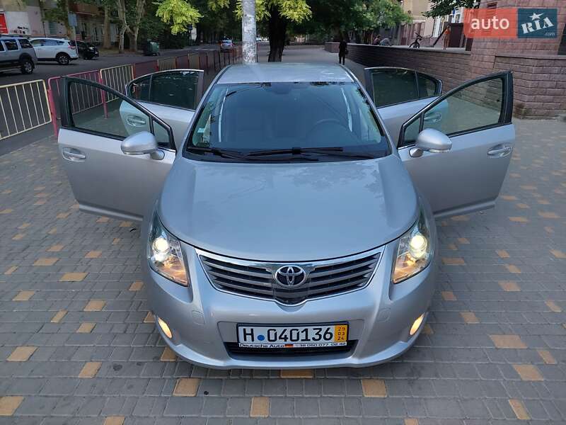 Седан Toyota Avensis 2009 в Одесі