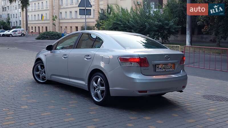 Седан Toyota Avensis 2009 в Одесі
