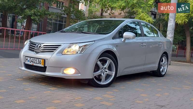 Седан Toyota Avensis 2009 в Одессе