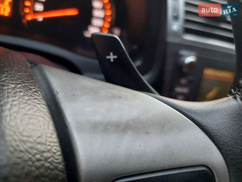 Седан Toyota Avensis 2009 в Одесі