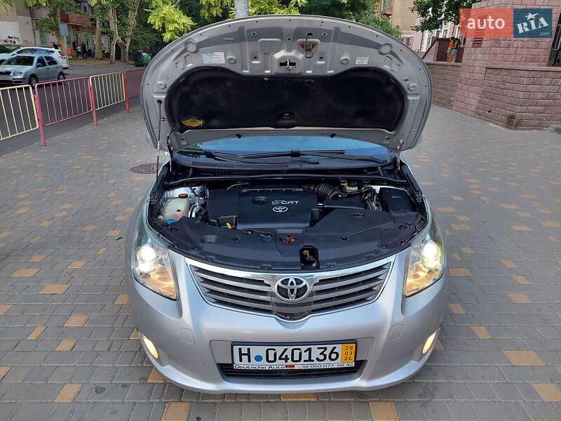 Седан Toyota Avensis 2009 в Одесі