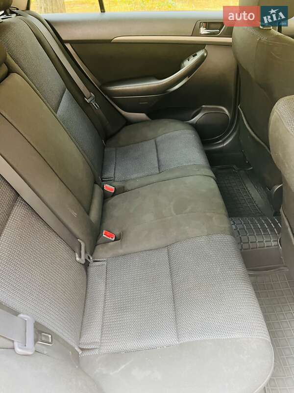 Универсал Toyota Avensis 2007 в Полтаве