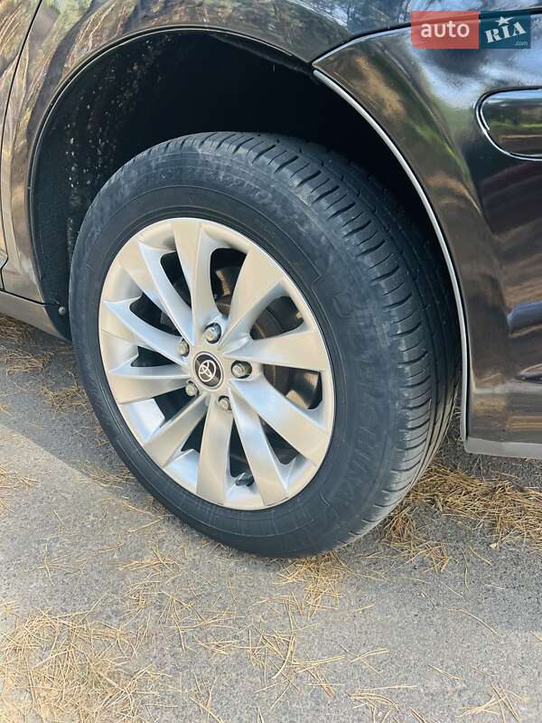 Универсал Toyota Avensis 2007 в Полтаве