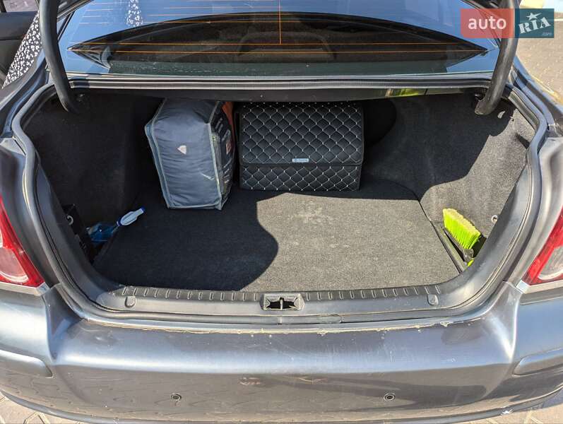 Седан Toyota Avensis 2008 в Рени