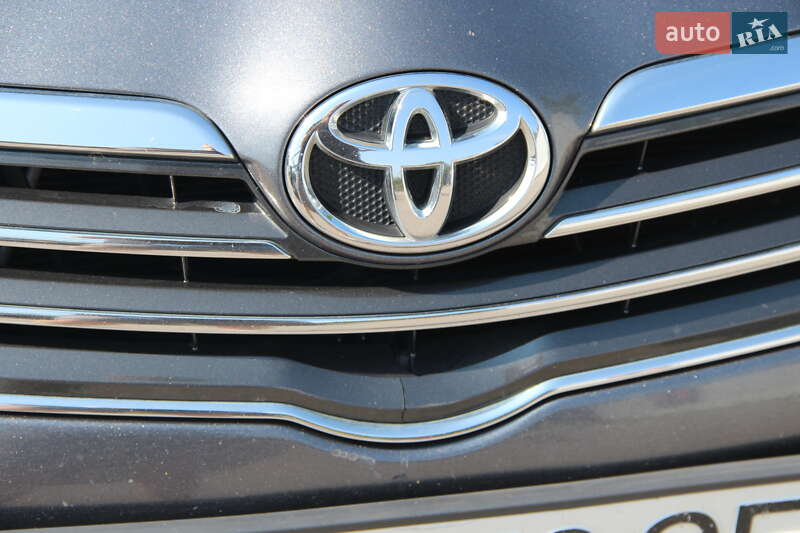 Универсал Toyota Avensis 2008 в Киеве