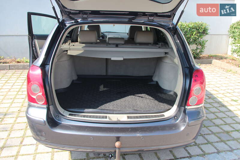 Универсал Toyota Avensis 2008 в Киеве