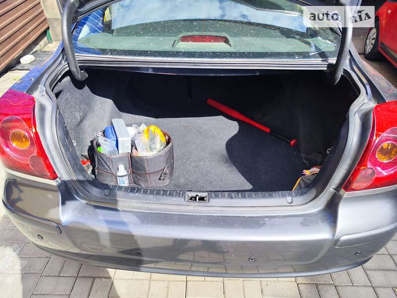 Седан Toyota Avensis 2006 в Борисполе