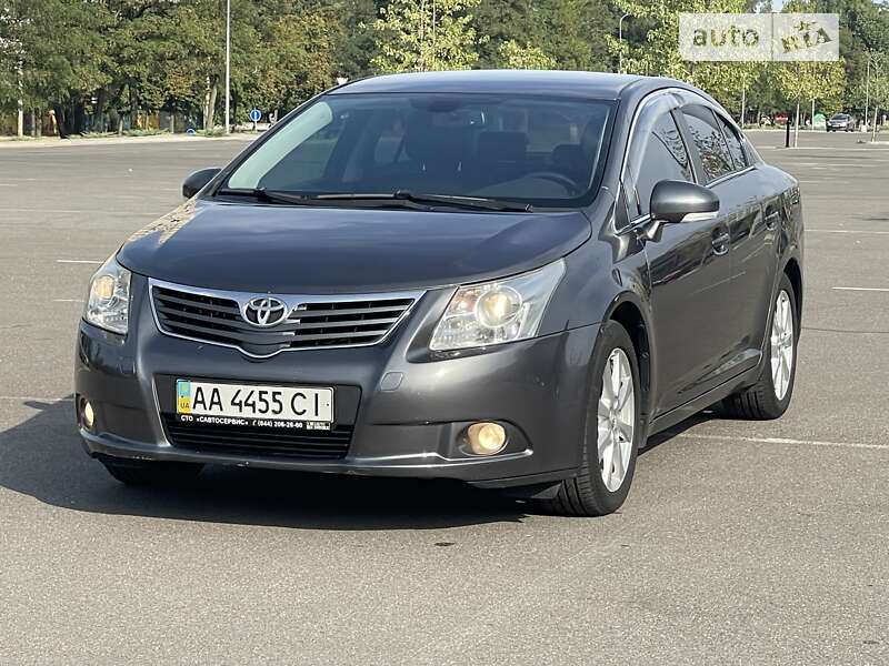 Toyota Avensis 2011