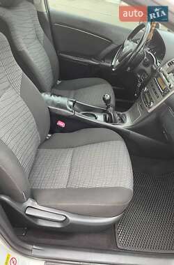 Універсал Toyota Avensis 2011 в 