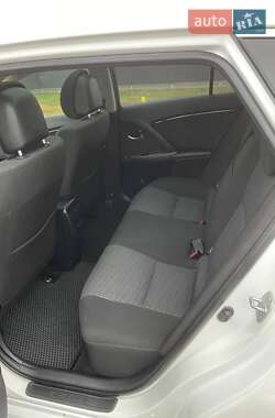 Універсал Toyota Avensis 2011 в 