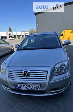 Універсал Toyota Avensis 2004 в Млиніві