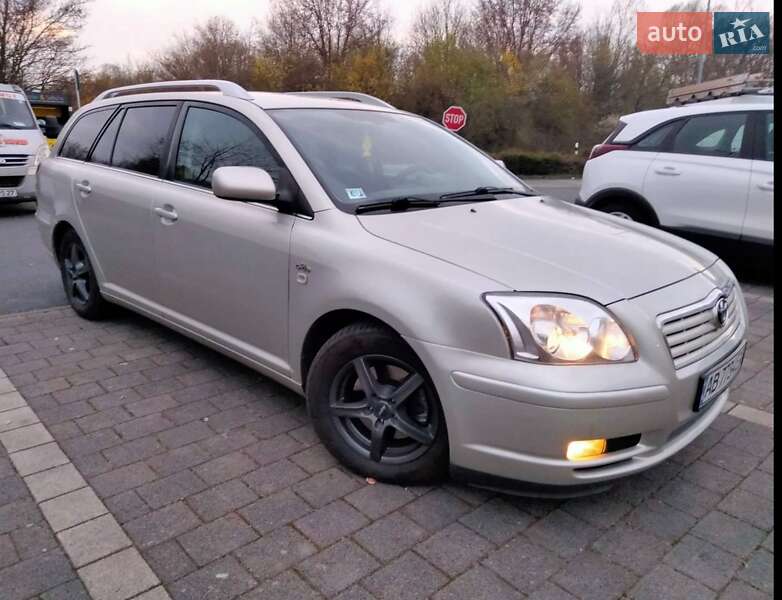 Универсал Toyota Avensis 2004 в Виноградове