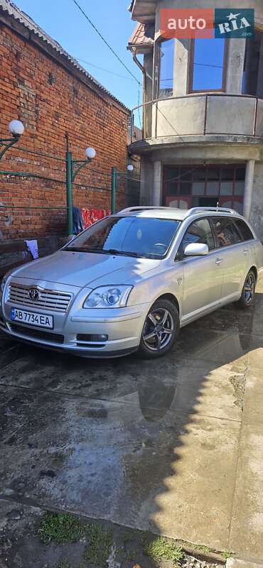 Универсал Toyota Avensis 2004 в Виноградове