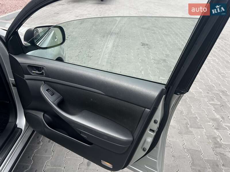 Универсал Toyota Avensis 2008 в Луцке