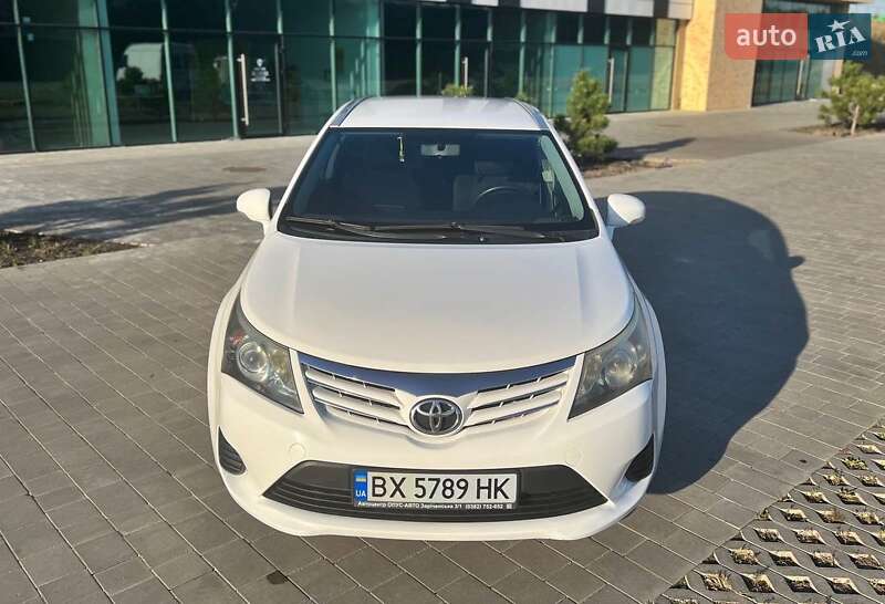 Универсал Toyota Avensis 2012 в Хмельницком