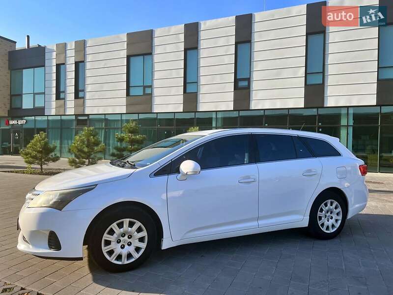 Универсал Toyota Avensis 2012 в Хмельницком