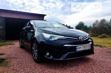 Седан Toyota Avensis 2015 в Хорошеве