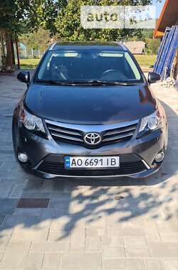 Універсал Toyota Avensis 2013 в Ужгороді