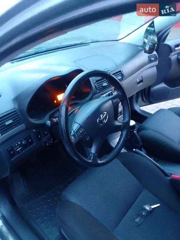 Универсал Toyota Avensis 2007 в Тернополе