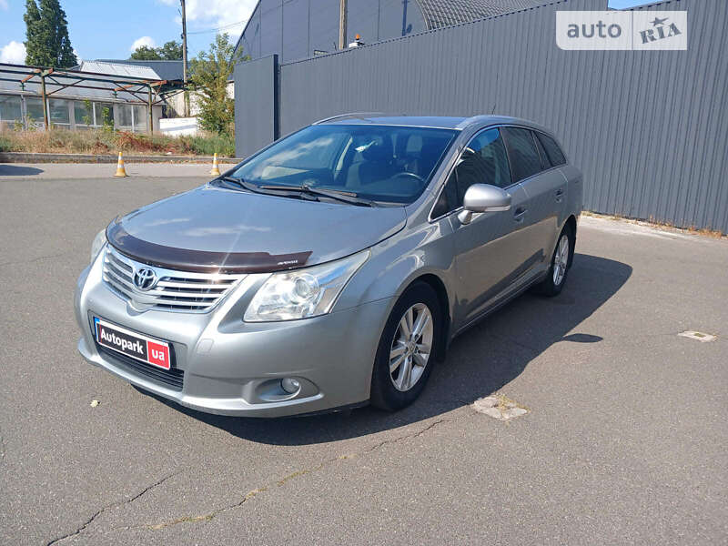 Toyota Avensis 2011