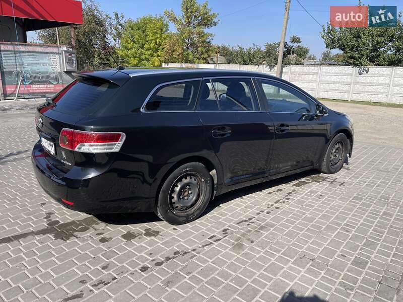 Універсал Toyota Avensis 2011 в Кам'янці-Бузькій
