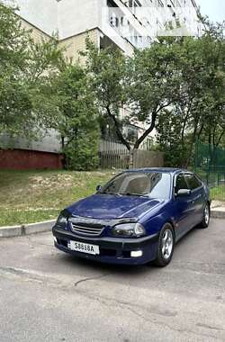 Ліфтбек Toyota Avensis 1999 в Львові