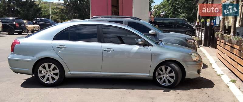 Лифтбек Toyota Avensis 2007 в Измаиле