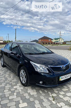 Седан Toyota Avensis 2011 в Житомире