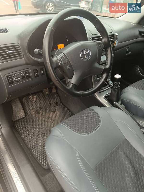 Универсал Toyota Avensis 2008 в Житомире