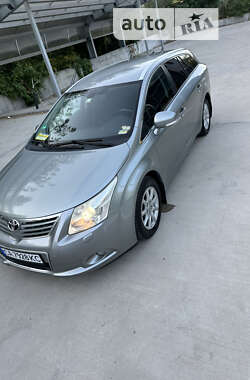 Універсал Toyota Avensis 2010 в Києві