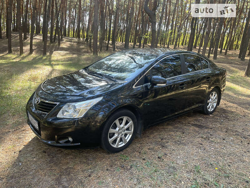 Седан Toyota Avensis 2008 в Днепре