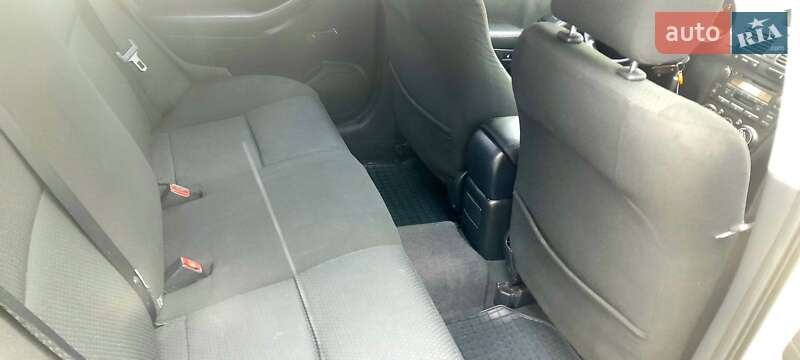 Седан Toyota Avensis 2004 в Броварах