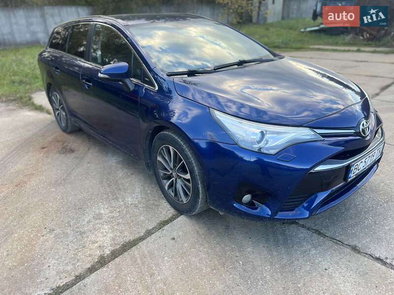 Универсал Toyota Avensis 2015 в Львове