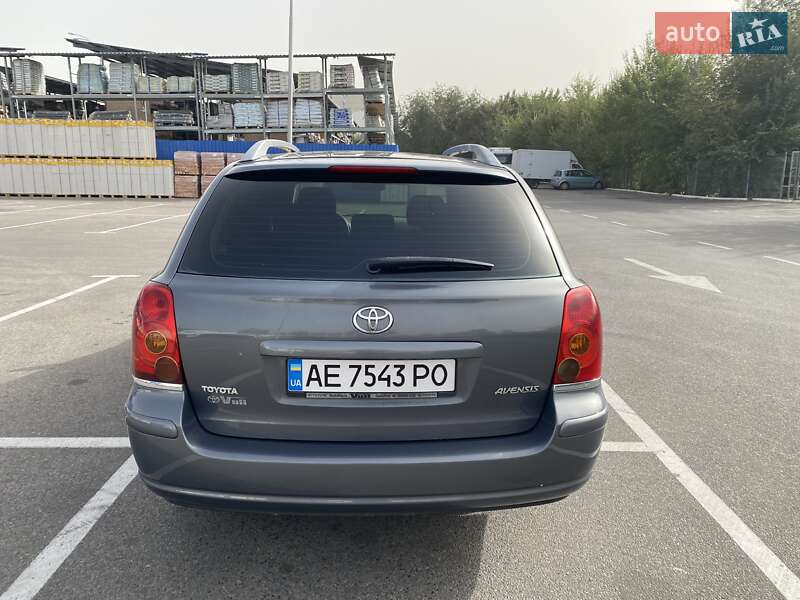 Универсал Toyota Avensis 2004 в Днепре