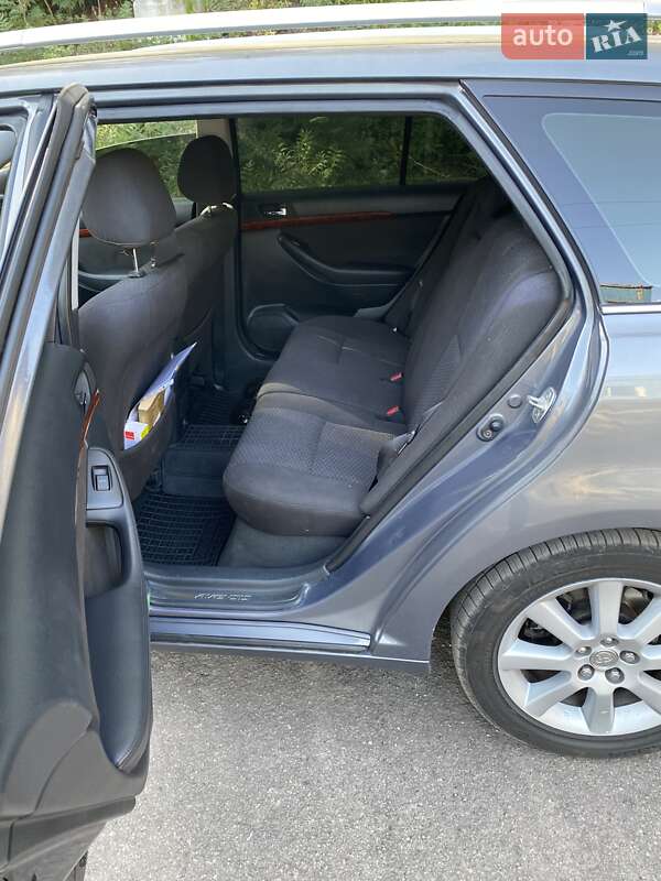 Универсал Toyota Avensis 2004 в Днепре