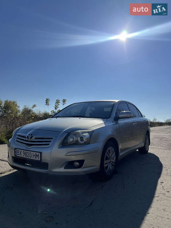 Седан Toyota Avensis 2006 в Хмельницком