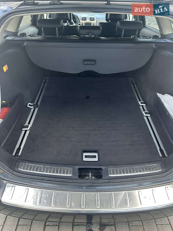 Універсал Toyota Avensis 2012 в Шепетівці