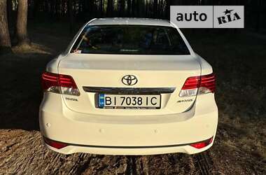 Седан Toyota Avensis 2014 в Полтаві