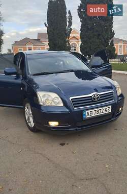 Седан Toyota Avensis 2003 в Хмельнике