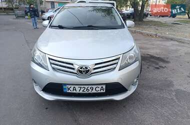 Седан Toyota Avensis 2012 в 