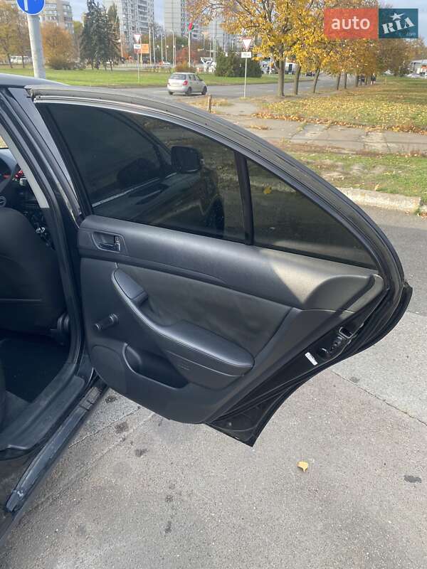 Седан Toyota Avensis 2007 в Киеве