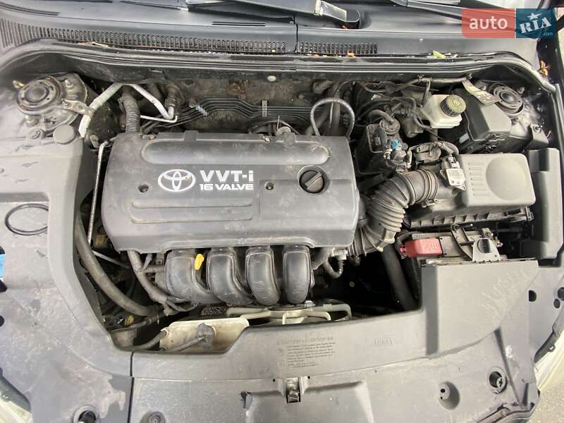 Седан Toyota Avensis 2007 в Киеве