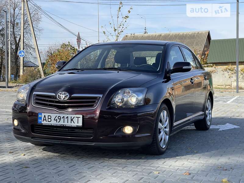 Седан Toyota Avensis 2008 в Виннице