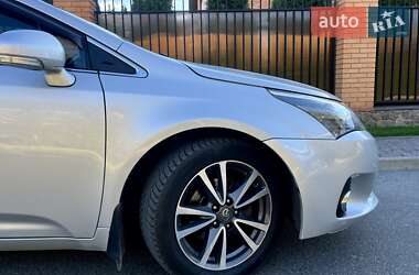 Седан Toyota Avensis 2012 в Александрие