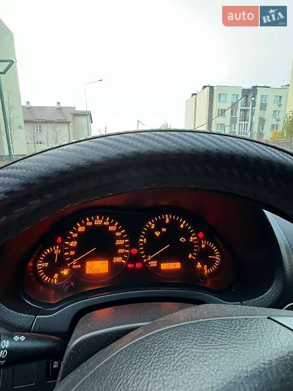 Универсал Toyota Avensis 2005 в Киеве