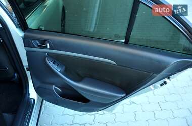 Седан Toyota Avensis 2007 в Львове