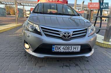 Універсал Toyota Avensis 2013 в Рівному