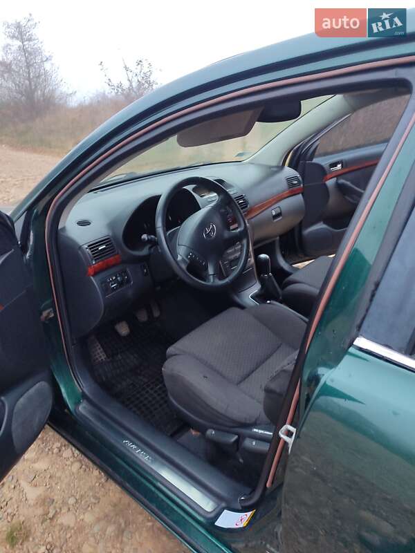 Ліфтбек Toyota Avensis 2003 в Болехові