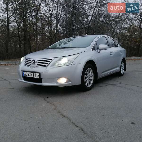 Седан Toyota Avensis 2008 в Кременчуге
